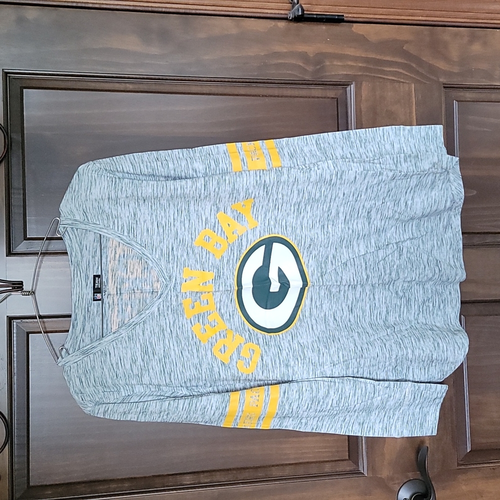 Womens large Green Bay Packers NFL team apparel green/white long sleeve shirt